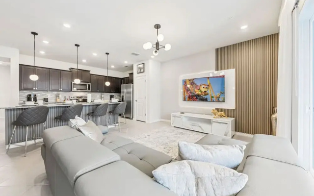 1287 Blue Paradise Way