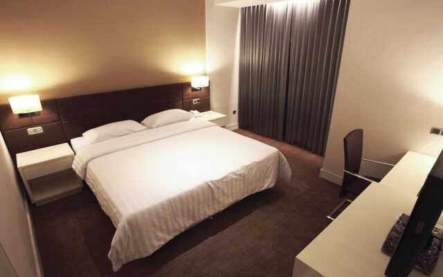 Grand Kecubung Hotel
