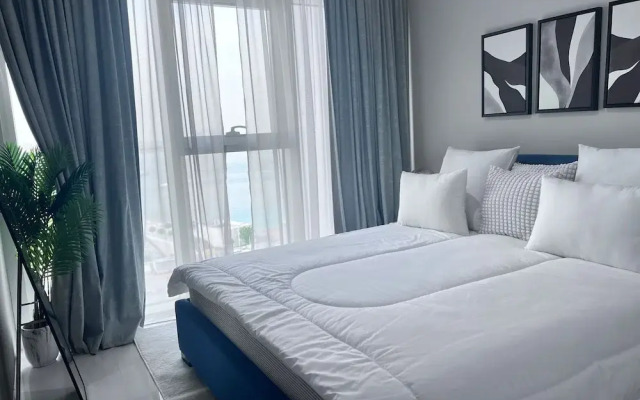 2 Bedroom Flat Beachfront Palm Jumeirah