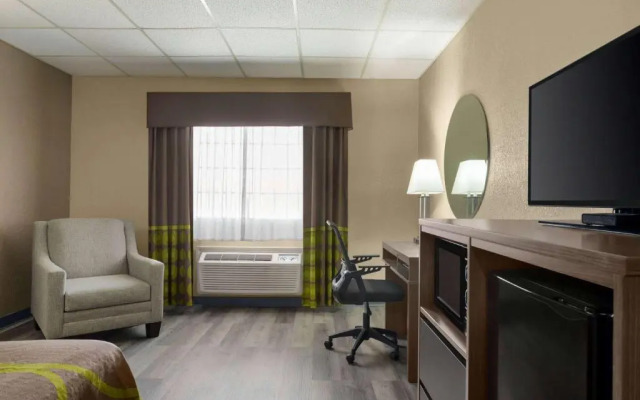 Super 8 Gainesville TX