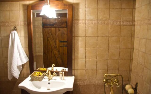 Eleni's Stately Home, picturesque location, By ThinkVilla