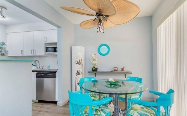 Mid Mari - Gorgeous Nautical Condo Near Beach, Shops & Restaurants- Condo 105