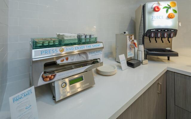 Holiday Inn Express Sunnyvale - Silicon Valley by IHG