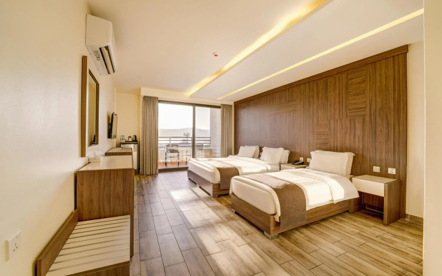 Luciana Hotel by FHM