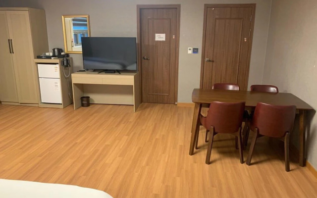 Moonkang S Spa Hotel