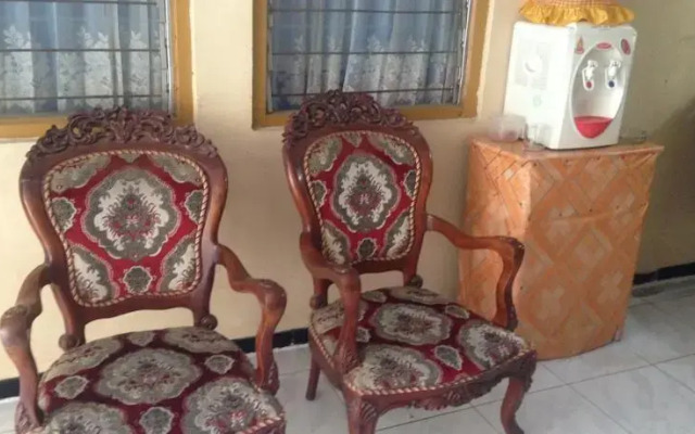 DR Sutomo 44 Homestay