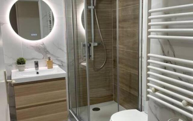 Chaleureux Studio 30m2 - Au pied de la Gare - PARKING