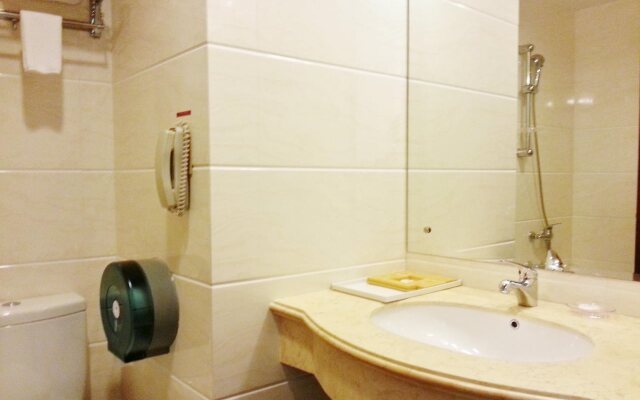 Grand Harbour Hotel