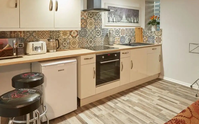 Host Stay In The Key Of Sea