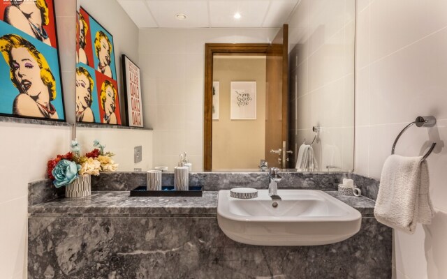 2B-Amna Tower - 4406 by bnbme homes