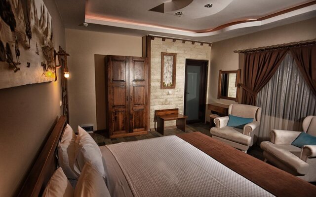 El Nazar Stone Suite