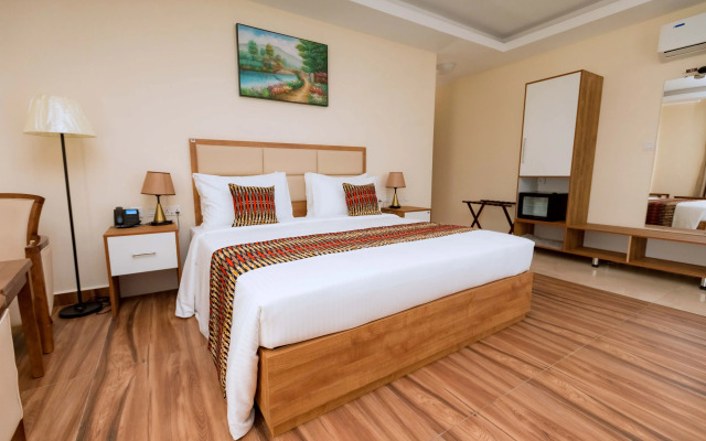 The Hut Restaurant & Boutique hotel