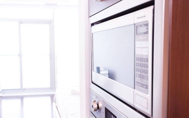 Couples Retreat @downtown With Lakeshore View