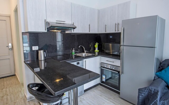 Last Minute Impeccable 2-bed Apartment