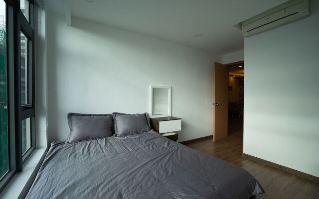 Trangs Beachfront Apartment Nha Trang