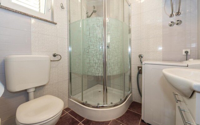 Beautiful Home in Rogoznica With Wifi and 2 Bedrooms