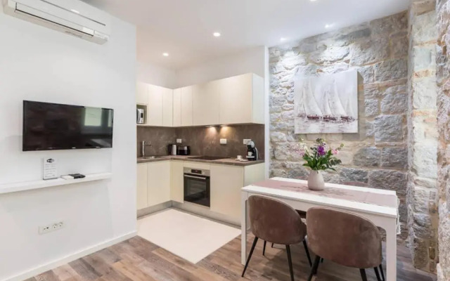 Adriatik Lux Teatro 1