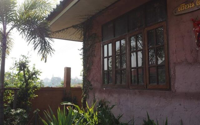 Heun Baan Rong Khun Resort