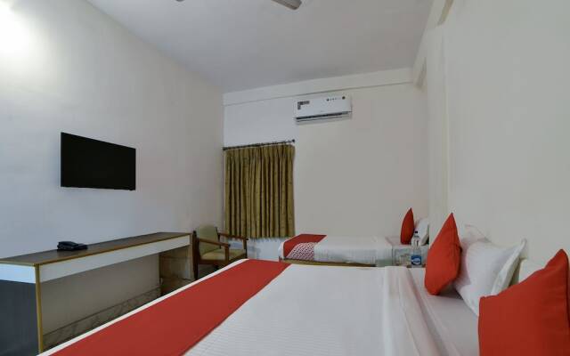 OYO 16533 Hotel Sudarshan