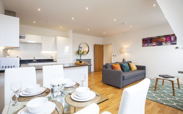 Alexandra Apartment