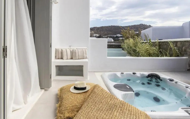 Adorno Suites