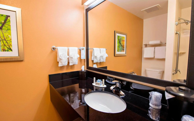 Fairfield Inn & Suites Charleston North/University Area