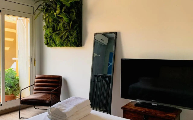 Incredible 2BR Penthouse with Urban Rooftop Garden