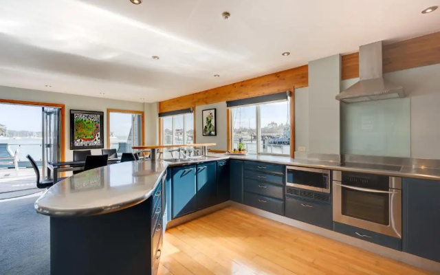 The Landing at The Boathouse - Opua Holiday Apartment