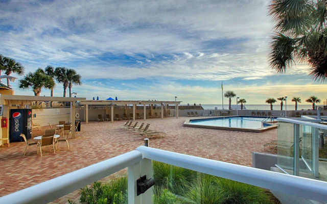 Beachside Towers at Sandestin by Panhandle Getaways