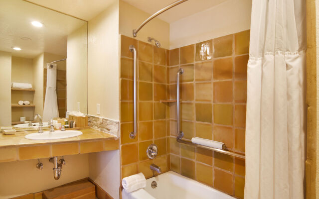 Cypress Inn On Miramar Beach