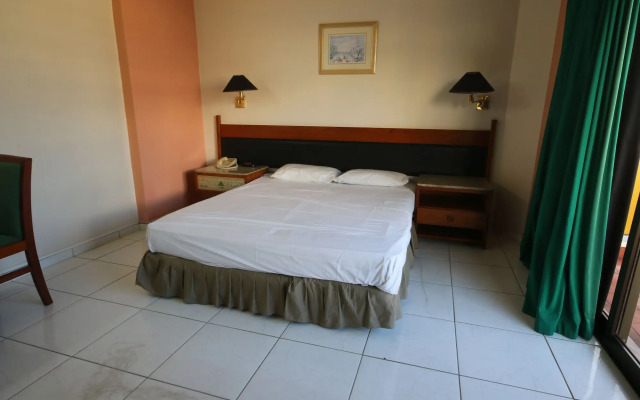 Taj Mahal Continental Hotel