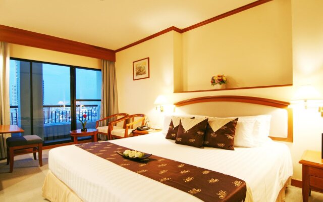 Grand Diamond Suites Hotel