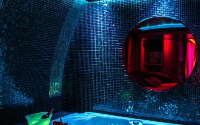 L'Insolite Spa Privatif ''Suite Luxueuse-Jacuzzi"