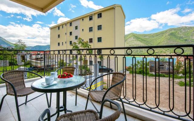 2MONTENEGRO LIMETA APARTMENTS with pool