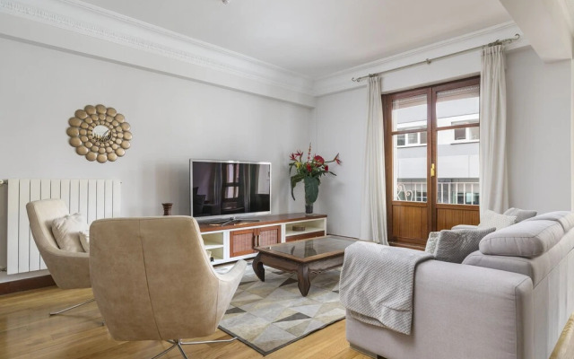 Aliron by Forever Rentals