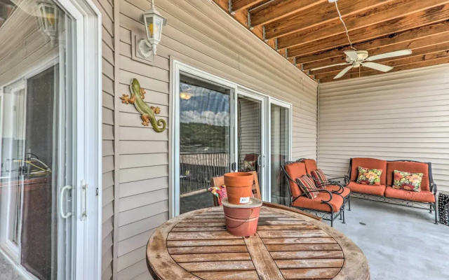 Lake & Poolside Fun! Water-view Camdenton Condo