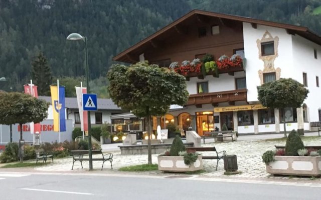 Comfy Apartment in Aschau Im Zillertal Near Ski Zillertal