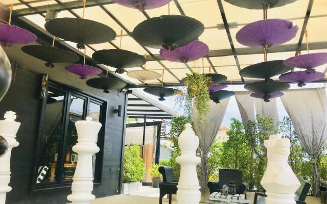 1715 House & Caff Resort Phuket