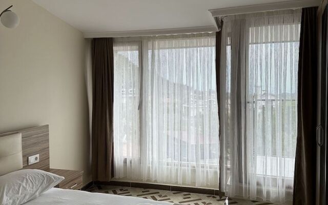 Era Holiday Hotel