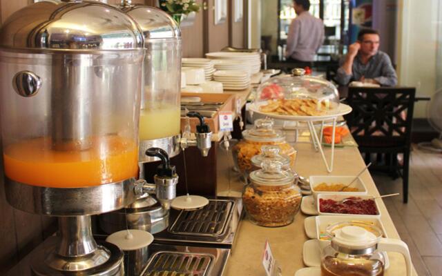 Sawasdee Hotel @ Sukhumvit Soi 8