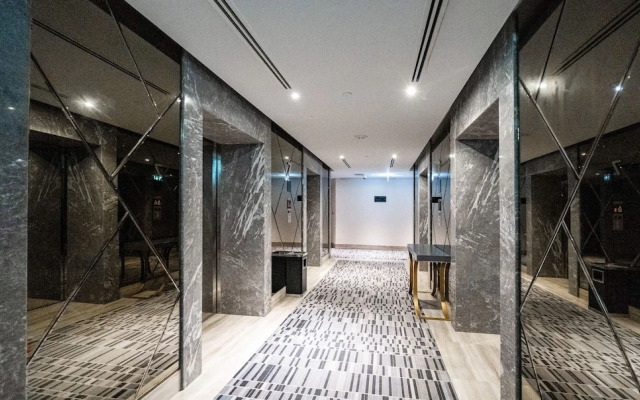 Elegant Studio Living in Privé
