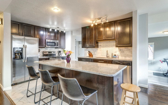 5 Mi to Dtwn Denver: Pet-friendly Home w/ Yard