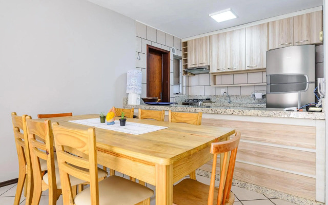 Confortável apto a 3min da praia de Mariscal CRA304