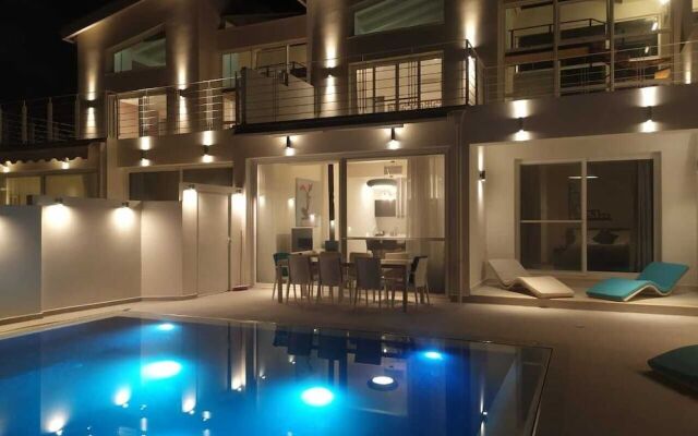 Okeanos Luxury Villas - Resort