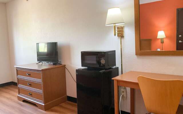Motel 6 Hannibal, MO