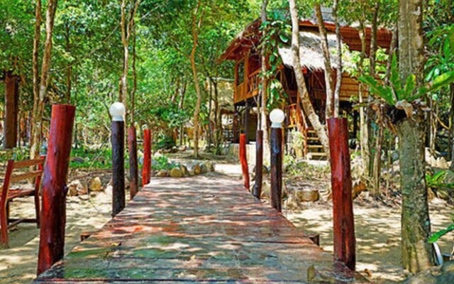 Tree House Bungalows Resort