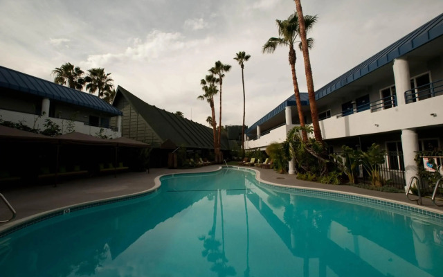 Hotel Current