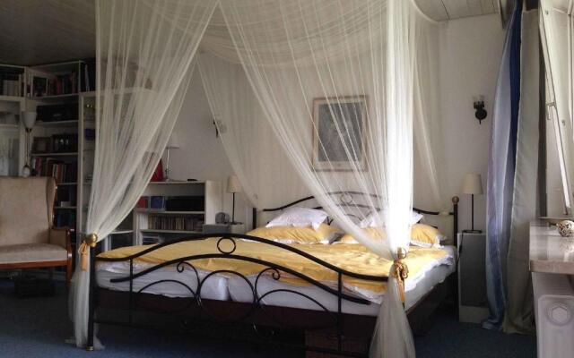 Himmelbett mit Seeblick