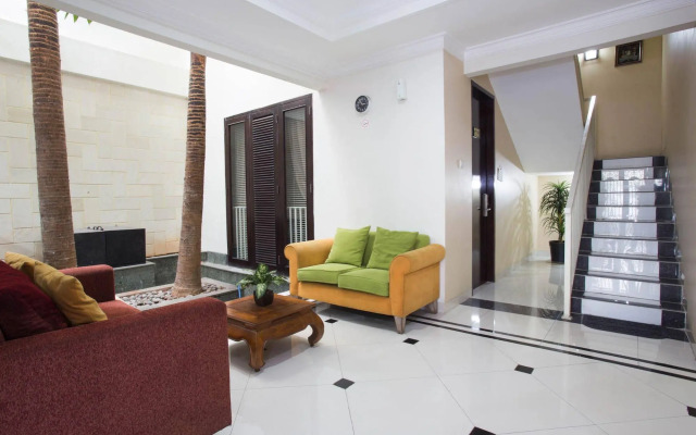 RedDoorz Plus near Pondok Indah Mall