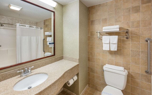 Quality Inn And Suites Fishkill South Near I-84